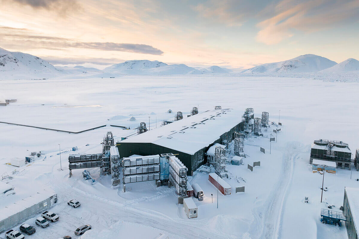 : La nueva planta de captación de carbono que la empresa Climeworks ha puesto en marcha en Islandia - Foto: Shutterstock
